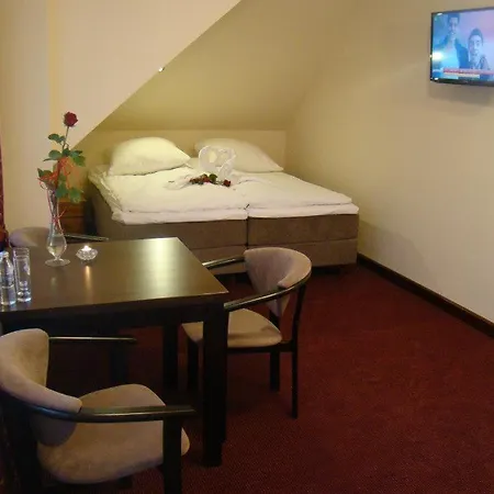 Szálloda Restauracja Ambrozja I Goscinne Mlawa
